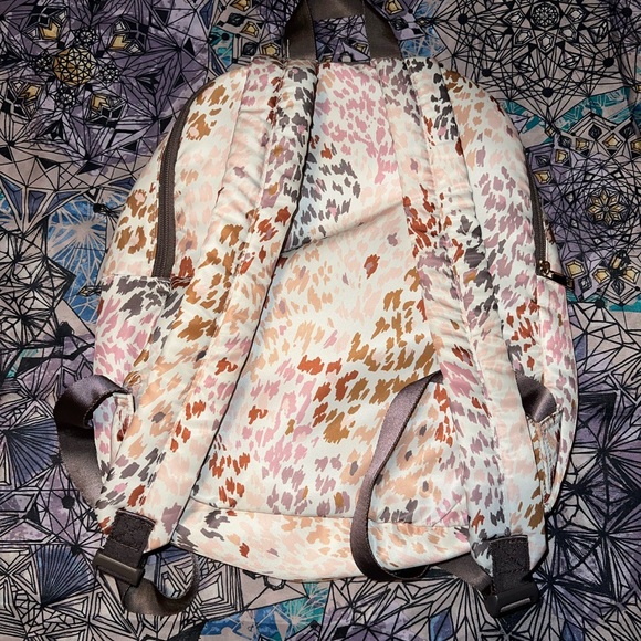 leopard backpack - Picture 2 of 3